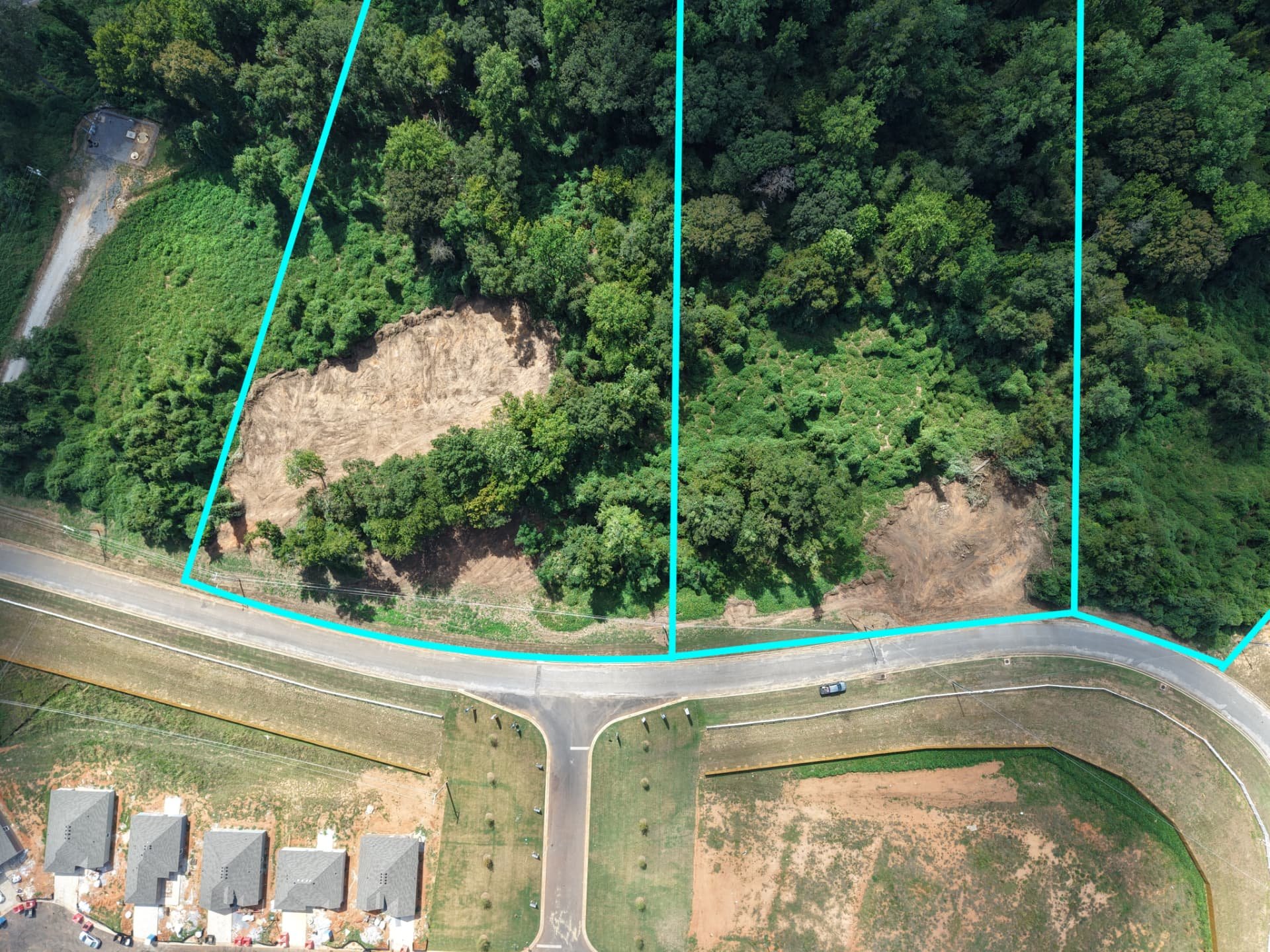 Overhead aerial of the Cherokee Bend lots along the curve of the road